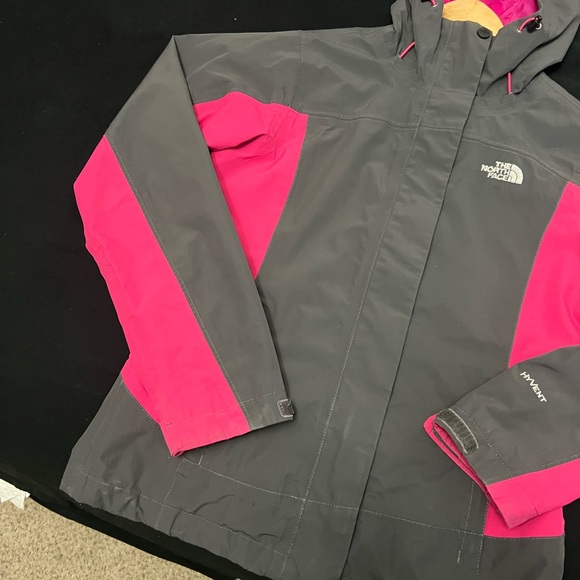 The North Face “Hyvent” Jacket, Women’s XS & LIKE NEW! - Picture 4 of 10